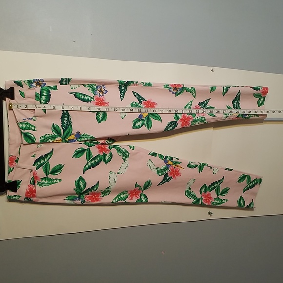 OLD NAVY PIXIE PANTS 2 PINK FLORAL HIBISCUS - Picture 2 of 9